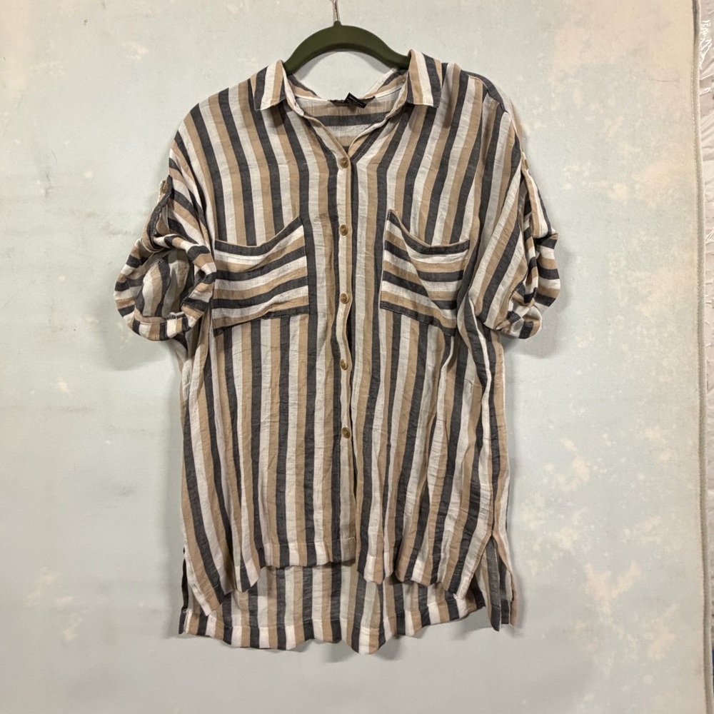 Robert Louis Stripped Black, Tan, and White Button Down Short Sleeve Top